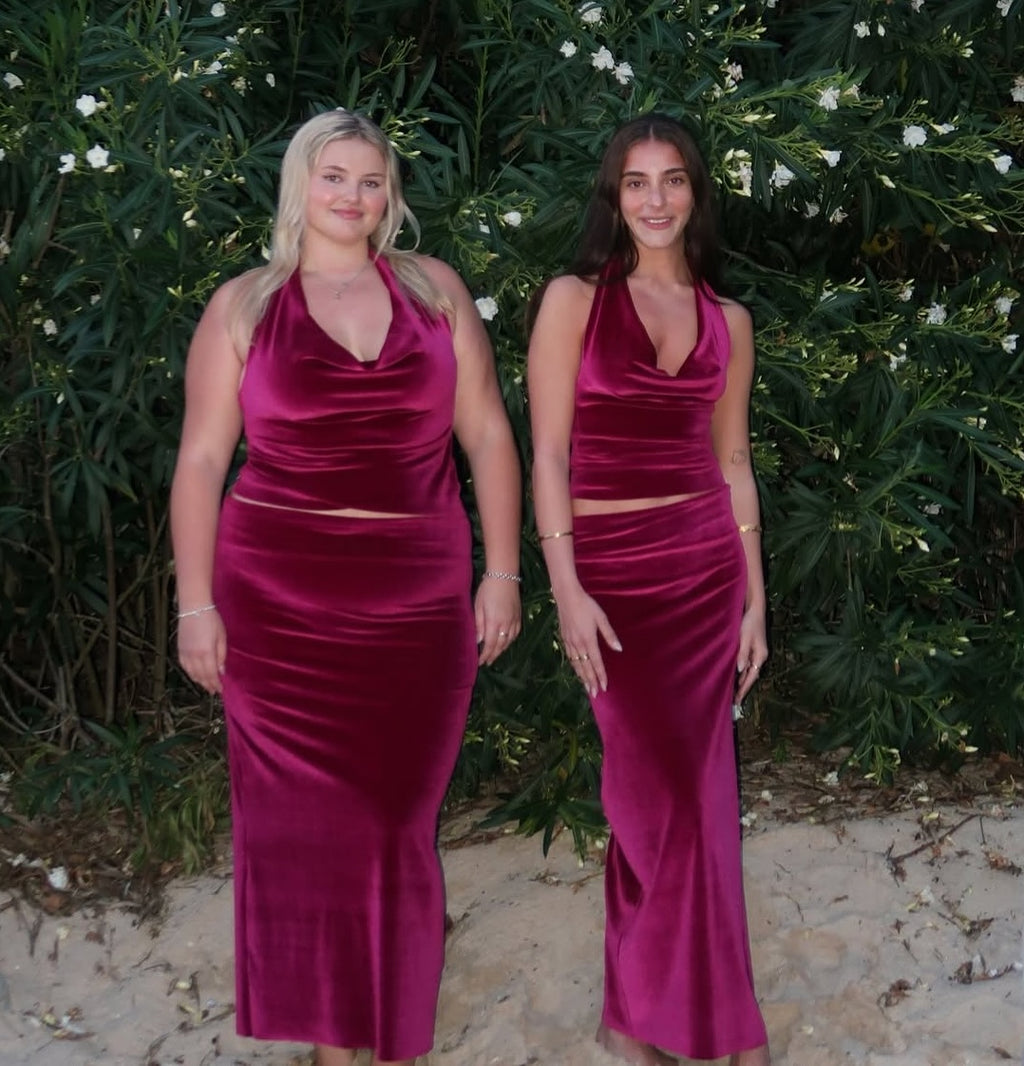 Goldie set in Magenta