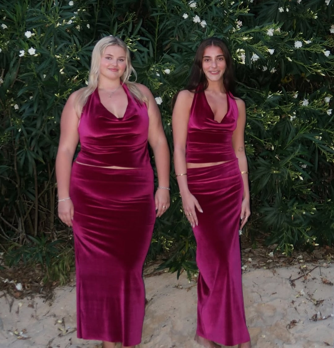 Goldie set in Magenta