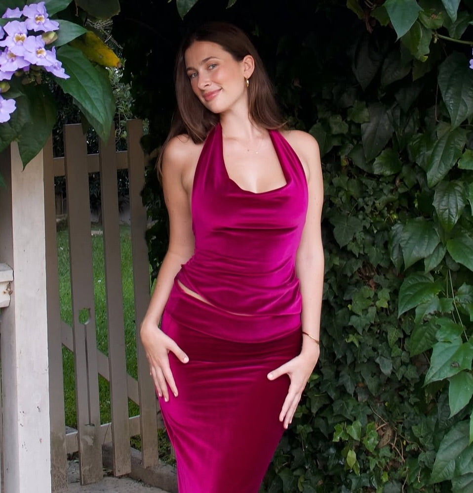 Goldie set in Magenta